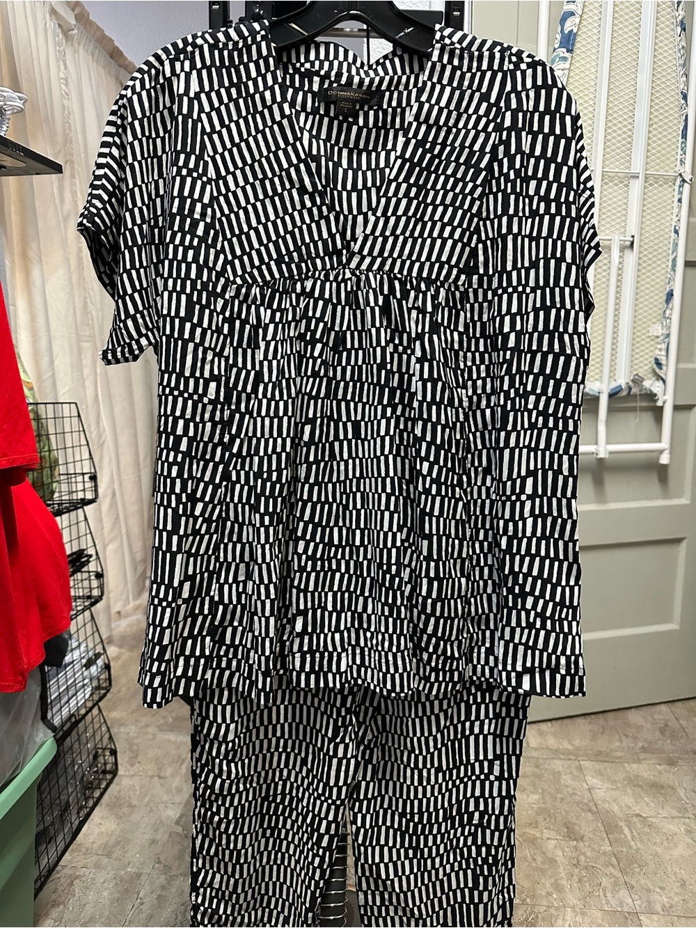 Donna Karan Black and White Patterned Pajama Set